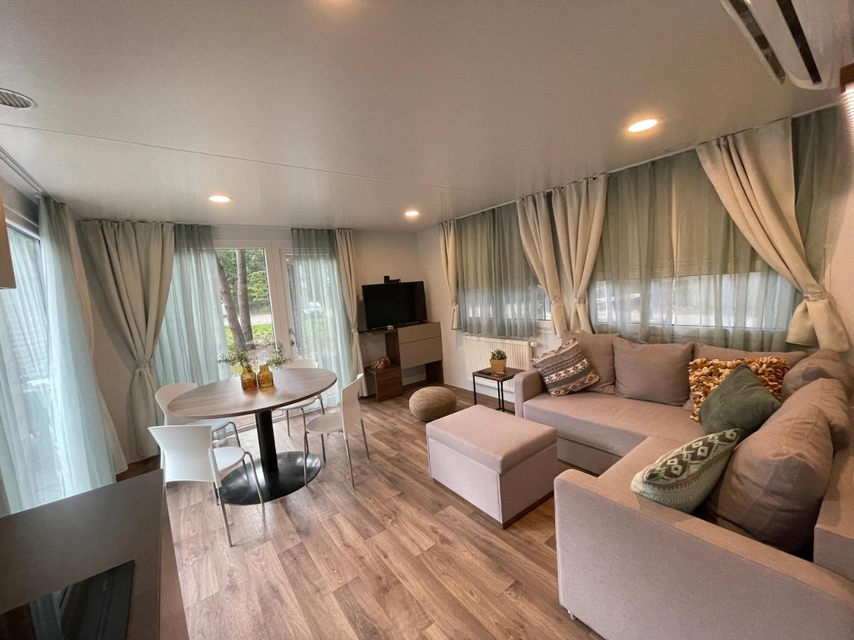 Chalet Het Edelhert ซูเทนดาล ภายนอก รูปภาพ