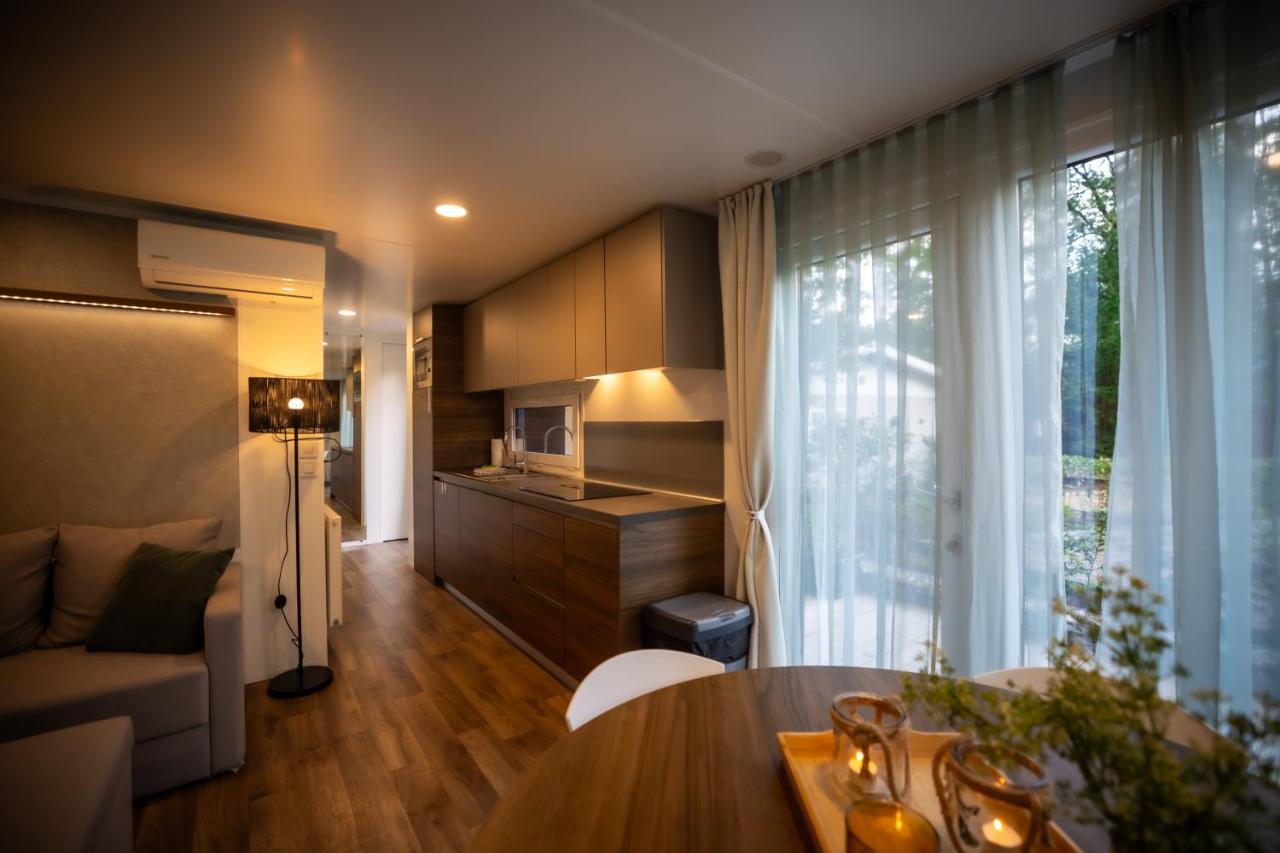 Chalet Het Edelhert ซูเทนดาล ภายนอก รูปภาพ